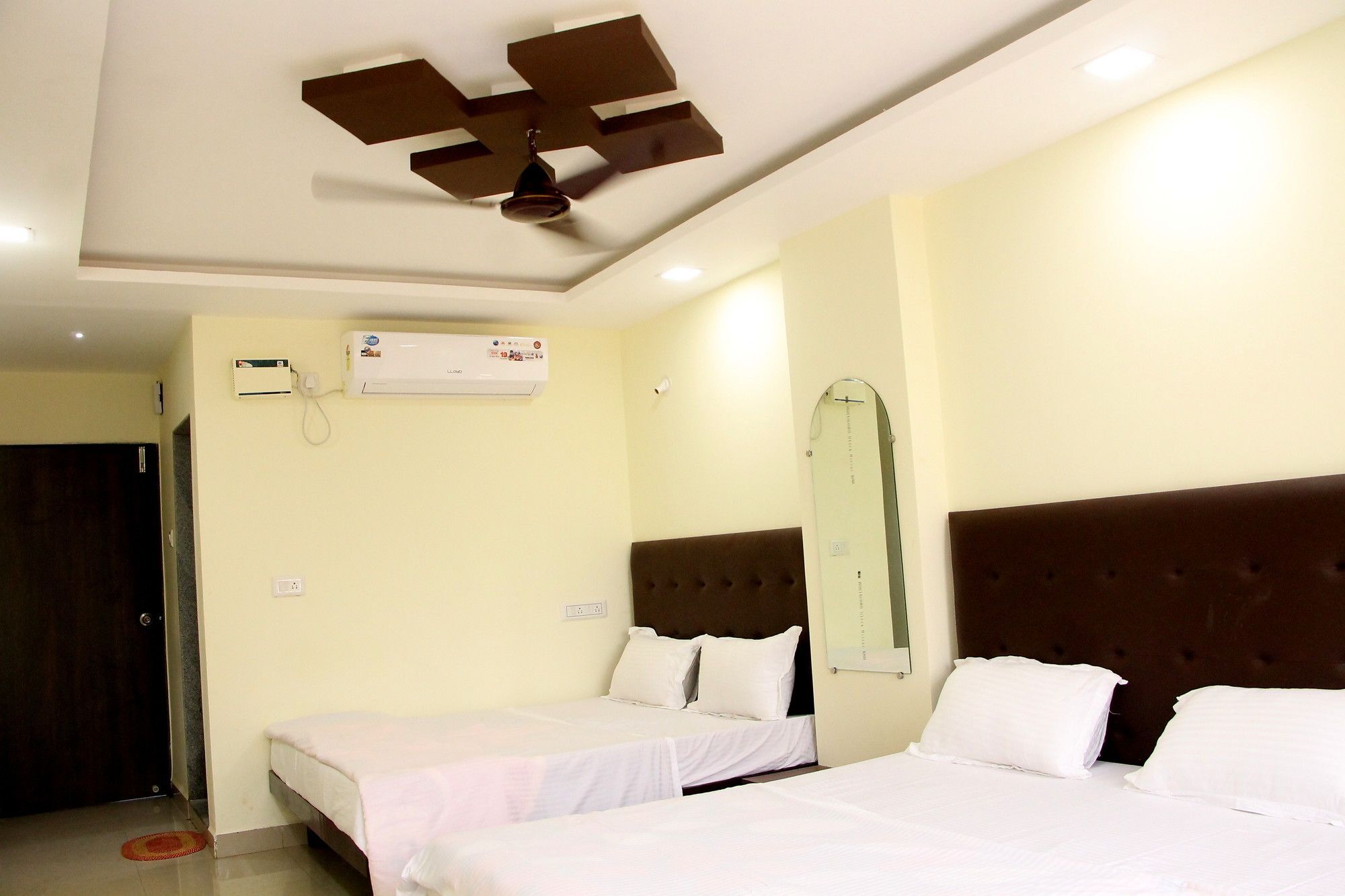 Hotel Swaraj The Goan Dream Calangute Exterior foto