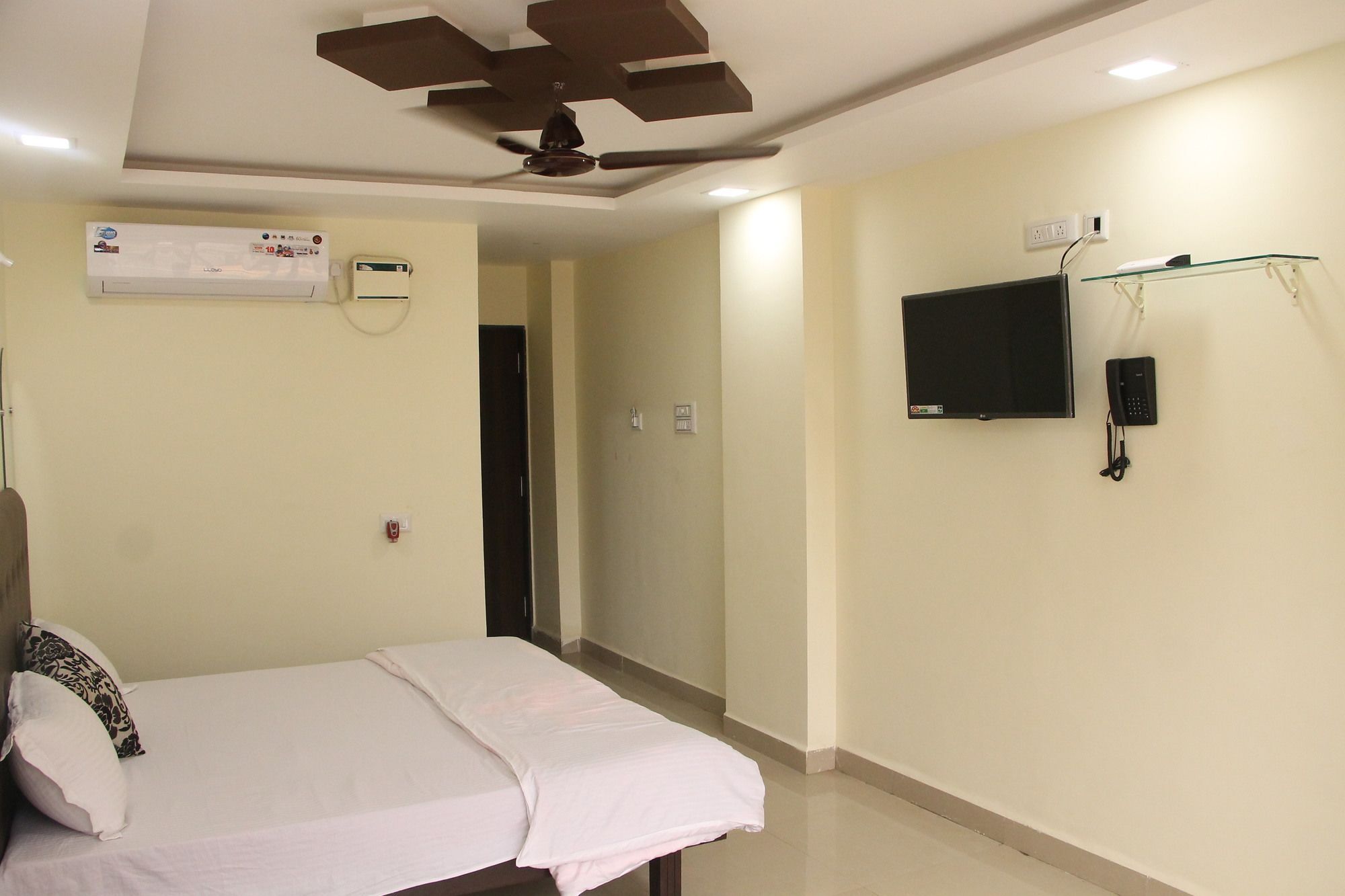 Hotel Swaraj The Goan Dream Calangute Exterior foto